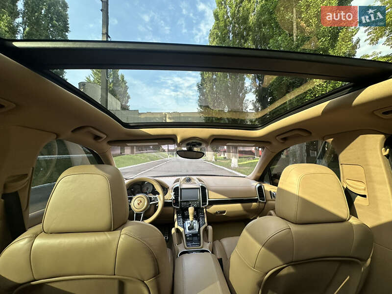Внедорожник / Кроссовер Porsche Cayenne 2014 в Кременчуге