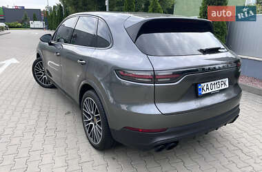 Внедорожник / Кроссовер Porsche Cayenne 2018 в 