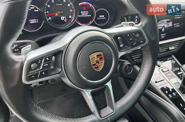 Внедорожник / Кроссовер Porsche Cayenne 2018 в 