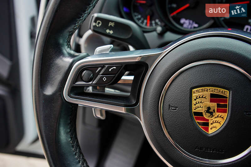 Внедорожник / Кроссовер Porsche Cayenne 2017 в Житомире