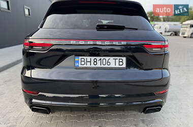 Внедорожник / Кроссовер Porsche Cayenne 2019 в 