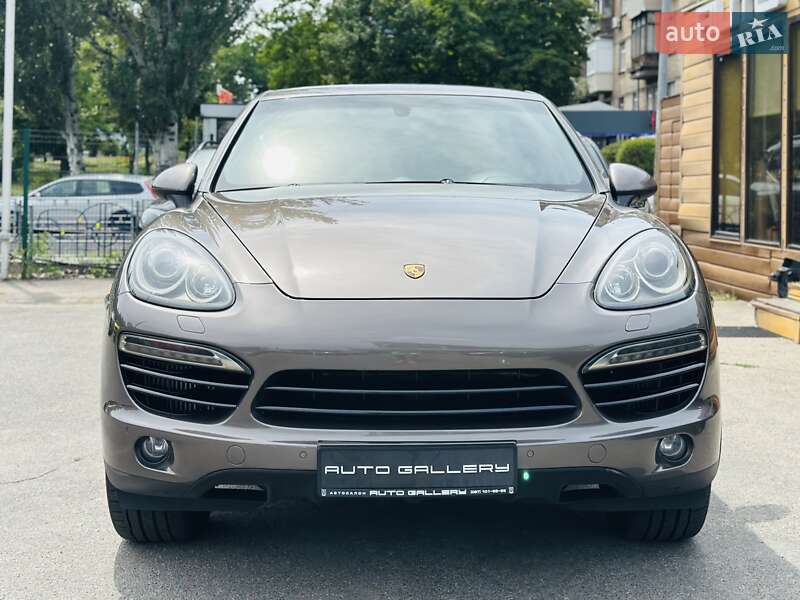 Позашляховик / Кросовер Porsche Cayenne 2014 в Києві