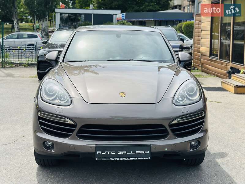 Позашляховик / Кросовер Porsche Cayenne 2014 в Києві