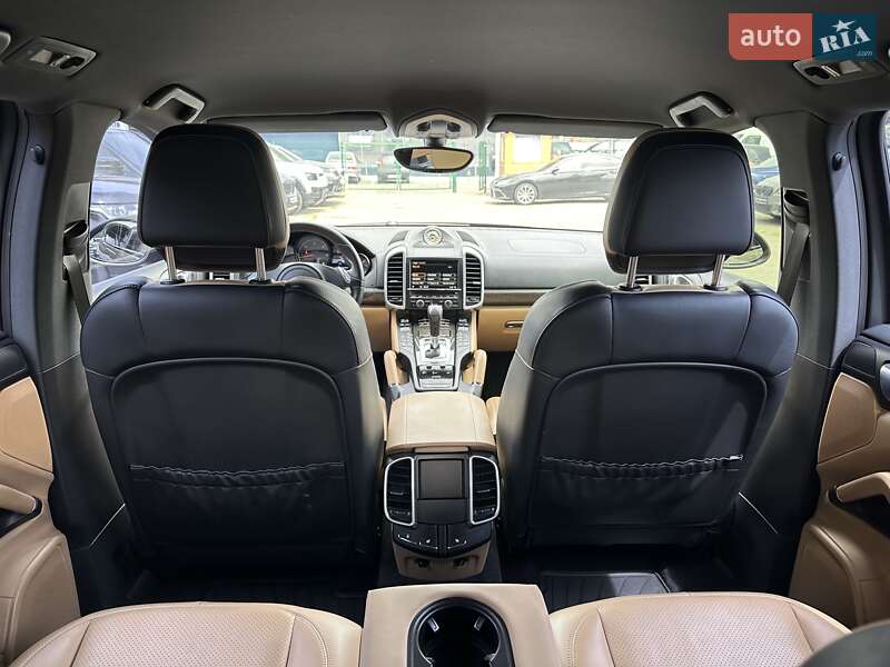Позашляховик / Кросовер Porsche Cayenne 2014 в Києві