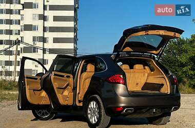 Внедорожник / Кроссовер Porsche Cayenne 2013 в 