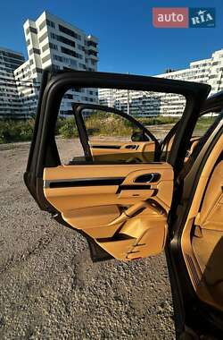 Внедорожник / Кроссовер Porsche Cayenne 2013 в 