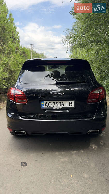 Внедорожник / Кроссовер Porsche Cayenne 2011 в Ужгороде