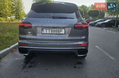 Внедорожник / Кроссовер Porsche Cayenne 2016 в 