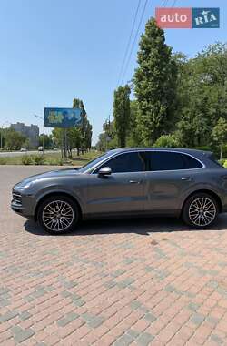 Внедорожник / Кроссовер Porsche Cayenne 2019 в 