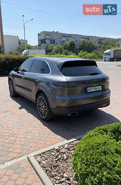 Внедорожник / Кроссовер Porsche Cayenne 2019 в 