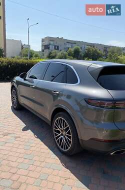 Внедорожник / Кроссовер Porsche Cayenne 2019 в 