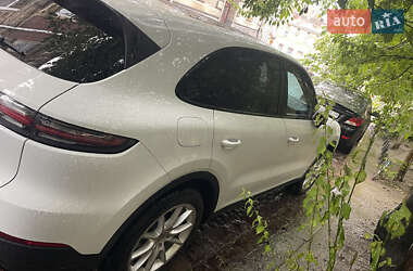 Внедорожник / Кроссовер Porsche Cayenne 2018 в 