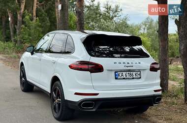 Позашляховик / Кросовер Porsche Cayenne 2013 в 