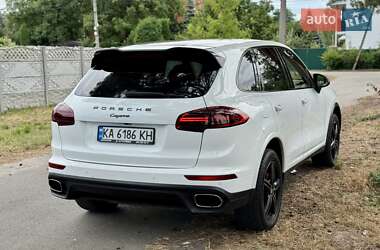 Позашляховик / Кросовер Porsche Cayenne 2013 в 