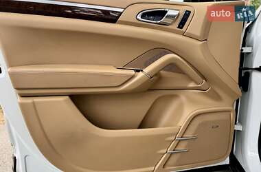 Позашляховик / Кросовер Porsche Cayenne 2013 в 