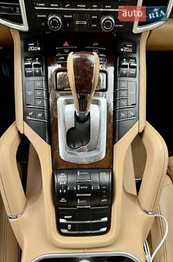 Позашляховик / Кросовер Porsche Cayenne 2013 в 