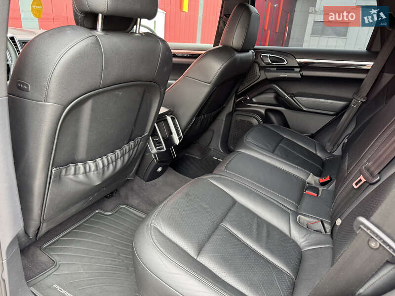 Внедорожник / Кроссовер Porsche Cayenne 2012 в Киеве фото 22 Внедорожник / Кроссовер Porsche Cayenne 2012 в Киеве
