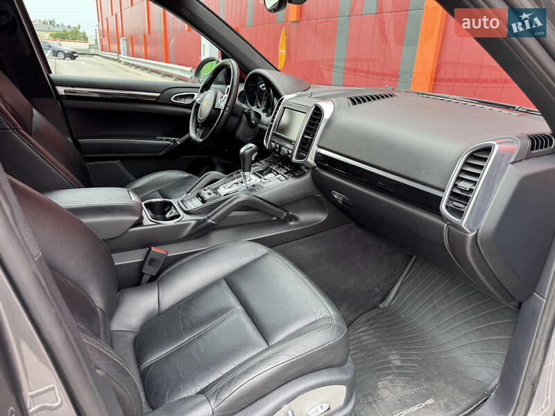 Внедорожник / Кроссовер Porsche Cayenne 2012 в Киеве фото 28 Внедорожник / Кроссовер Porsche Cayenne 2012 в Киеве
