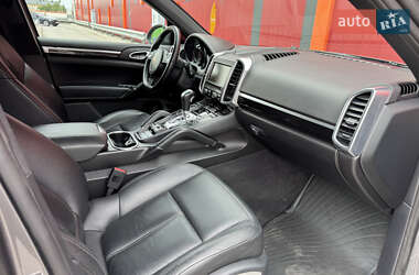 Позашляховик / Кросовер Porsche Cayenne 2012 в 