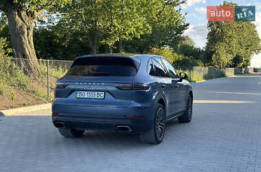 Внедорожник / Кроссовер Porsche Cayenne 2018 в 