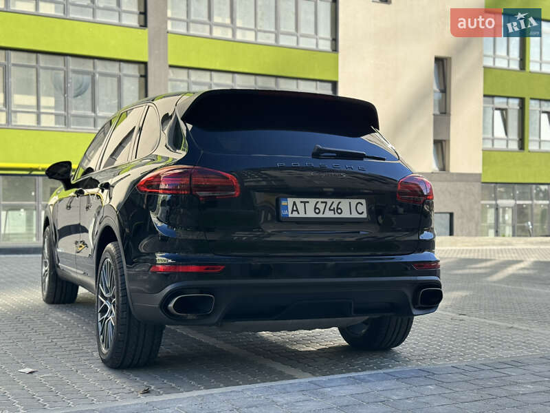 Внедорожник / Кроссовер Porsche Cayenne 2015 в Ивано-Франковске