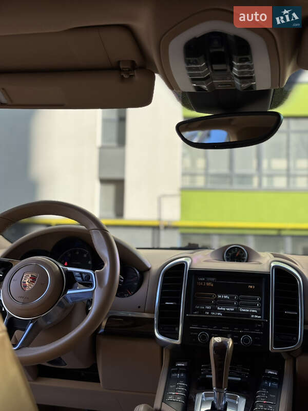 Внедорожник / Кроссовер Porsche Cayenne 2015 в Ивано-Франковске