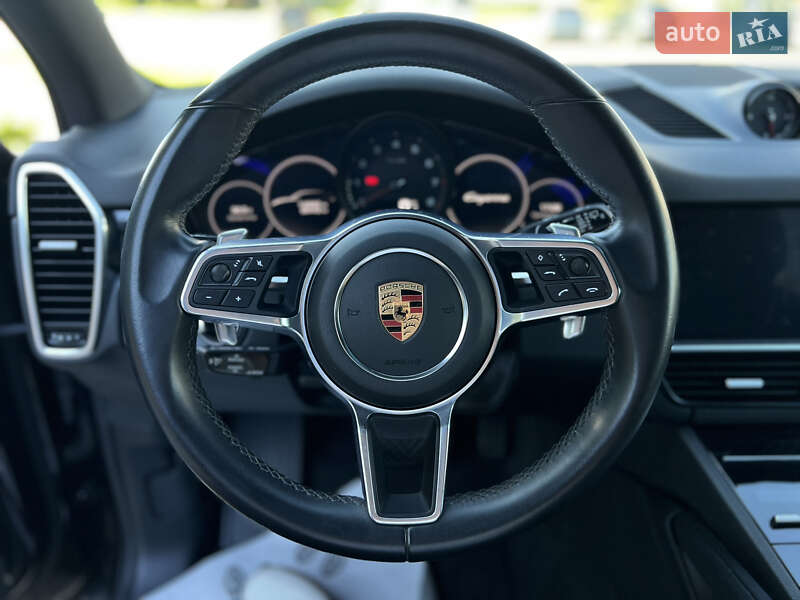 Позашляховик / Кросовер Porsche Cayenne 2018 в Львові