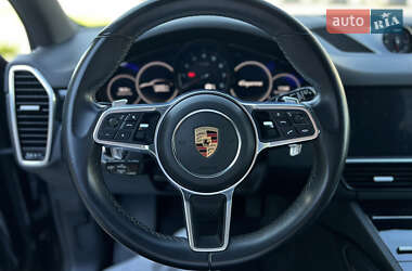 Внедорожник / Кроссовер Porsche Cayenne 2018 в 