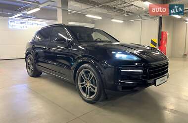 Внедорожник / Кроссовер Porsche Cayenne 2023 в 