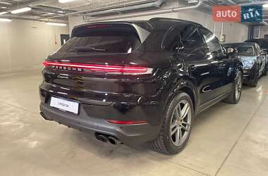 Внедорожник / Кроссовер Porsche Cayenne 2023 в 