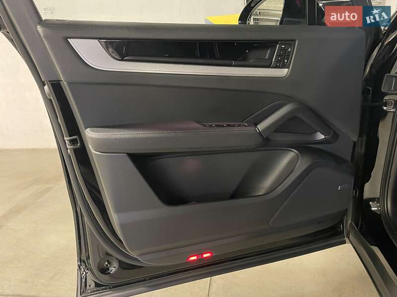 Внедорожник / Кроссовер Porsche Cayenne 2023 в Киеве фото 26 Внедорожник / Кроссовер Porsche Cayenne 2023 в Киеве