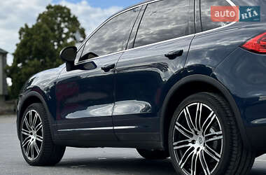 Позашляховик / Кросовер Porsche Cayenne 2012 в 