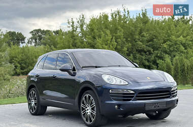 Позашляховик / Кросовер Porsche Cayenne 2012 в 