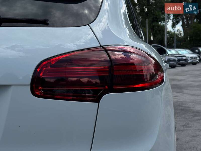 Позашляховик / Кросовер Porsche Cayenne 2015 в Кам'янець-Подільському