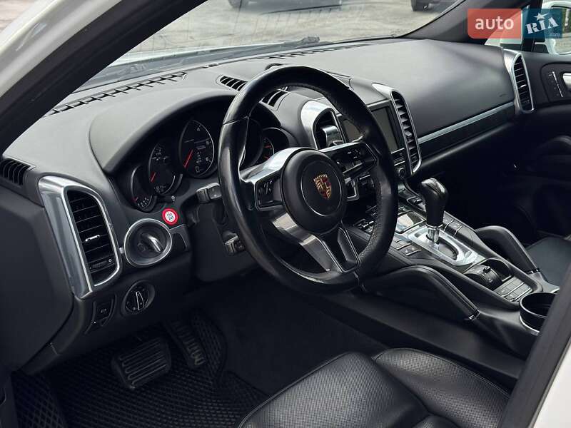 Позашляховик / Кросовер Porsche Cayenne 2015 в Кам'янець-Подільському