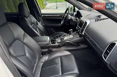 Внедорожник / Кроссовер Porsche Cayenne 2015 в 