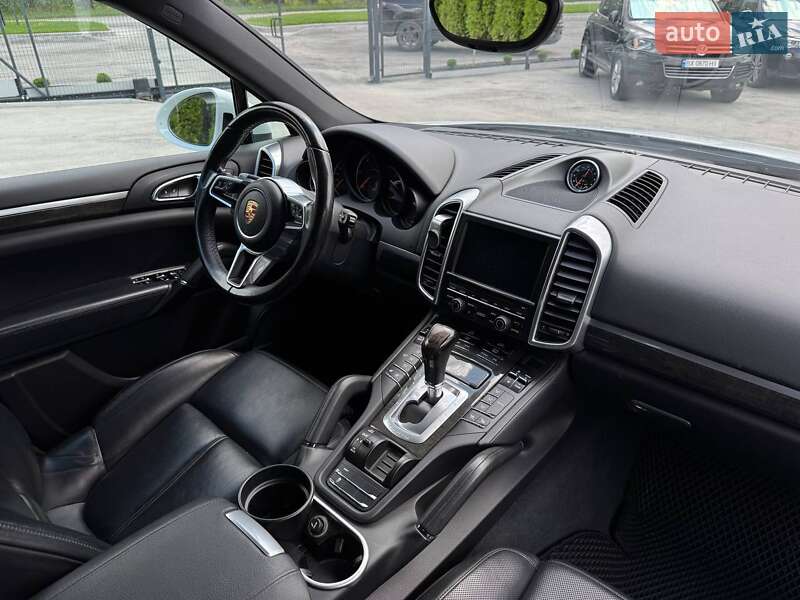 Позашляховик / Кросовер Porsche Cayenne 2015 в Кам'янець-Подільському