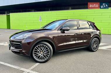 Внедорожник / Кроссовер Porsche Cayenne 2018 в 