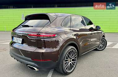 Внедорожник / Кроссовер Porsche Cayenne 2018 в 