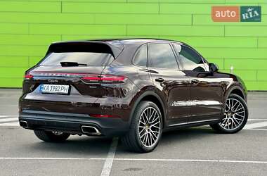Внедорожник / Кроссовер Porsche Cayenne 2018 в 