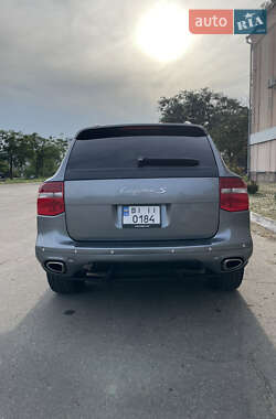 Внедорожник / Кроссовер Porsche Cayenne 2004 в 