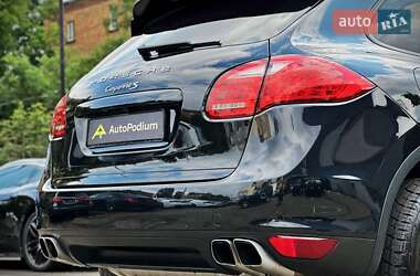 Внедорожник / Кроссовер Porsche Cayenne 2013 в 