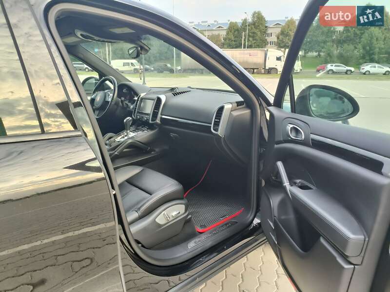 Внедорожник / Кроссовер Porsche Cayenne 2013 в Львове