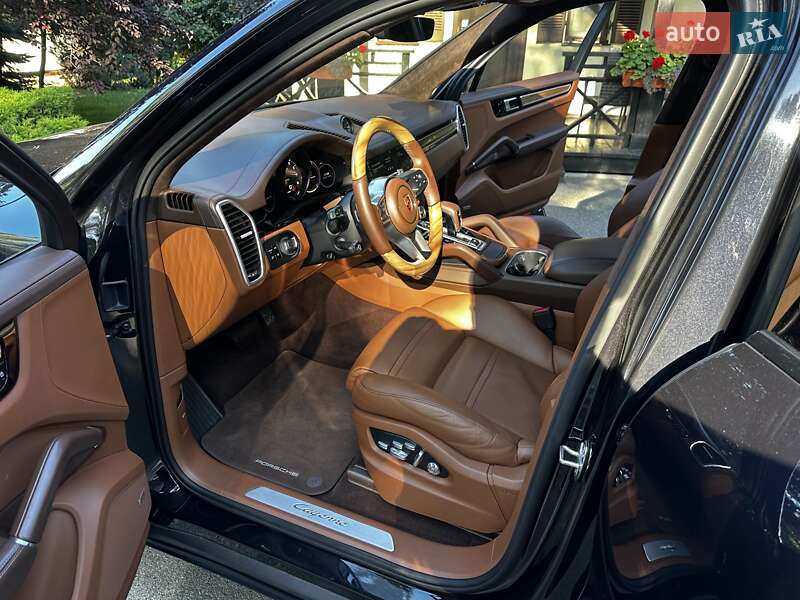 Позашляховик / Кросовер Porsche Cayenne 2018 в Києві