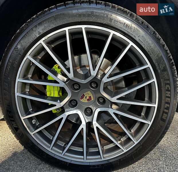Позашляховик / Кросовер Porsche Cayenne 2018 в Києві