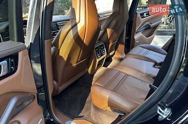 Внедорожник / Кроссовер Porsche Cayenne 2018 в 