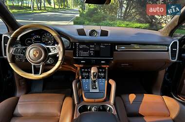 Внедорожник / Кроссовер Porsche Cayenne 2018 в 