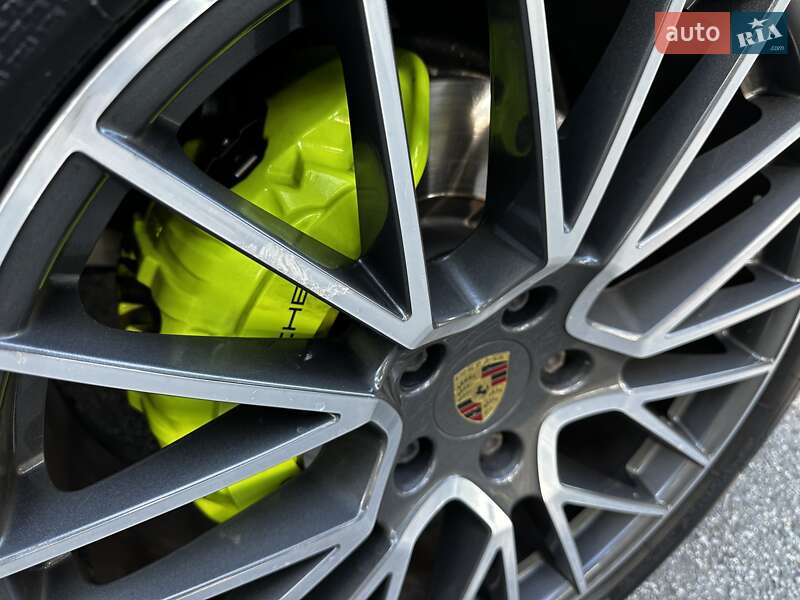 Позашляховик / Кросовер Porsche Cayenne 2018 в Києві