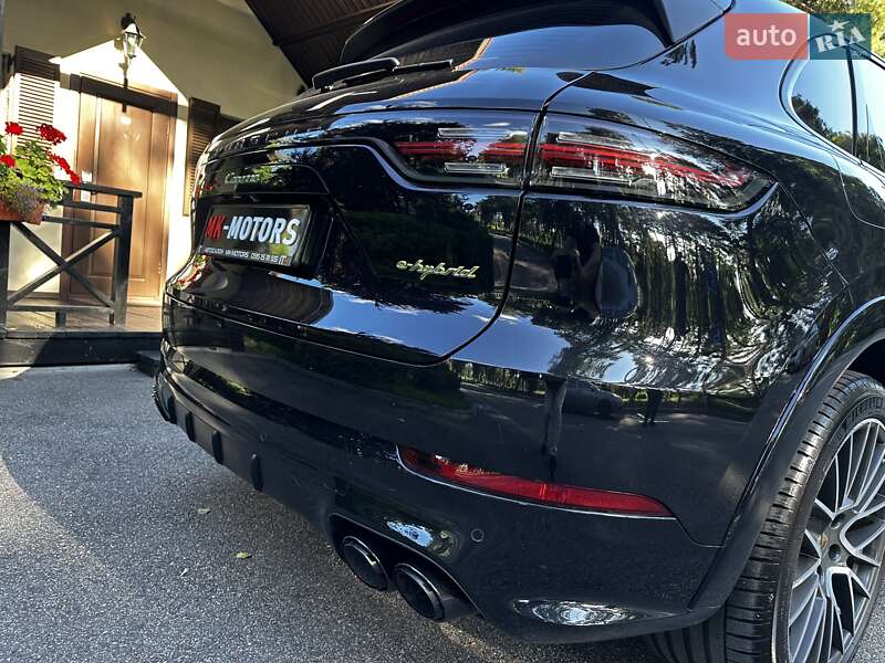 Позашляховик / Кросовер Porsche Cayenne 2018 в Києві