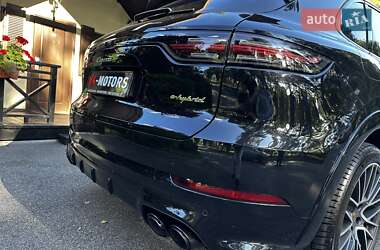 Внедорожник / Кроссовер Porsche Cayenne 2018 в 